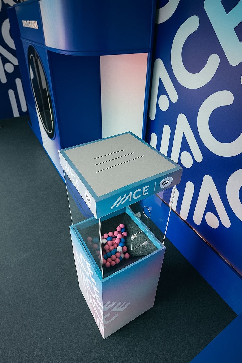 Pocket Quadrada personalizada em ativação de marca